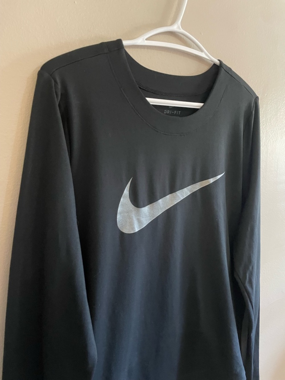 Nike Black Long Sleeve Athletic Top with Silver Swoosh – Size Large EUC - Picture 4 of 16
